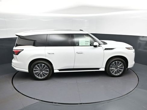 New 2026 INFINITI QX80 Luxe image 38