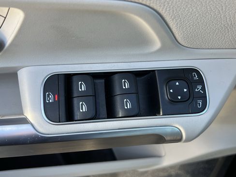 Used 2023 Mercedes-Benz GLB 250 image 15