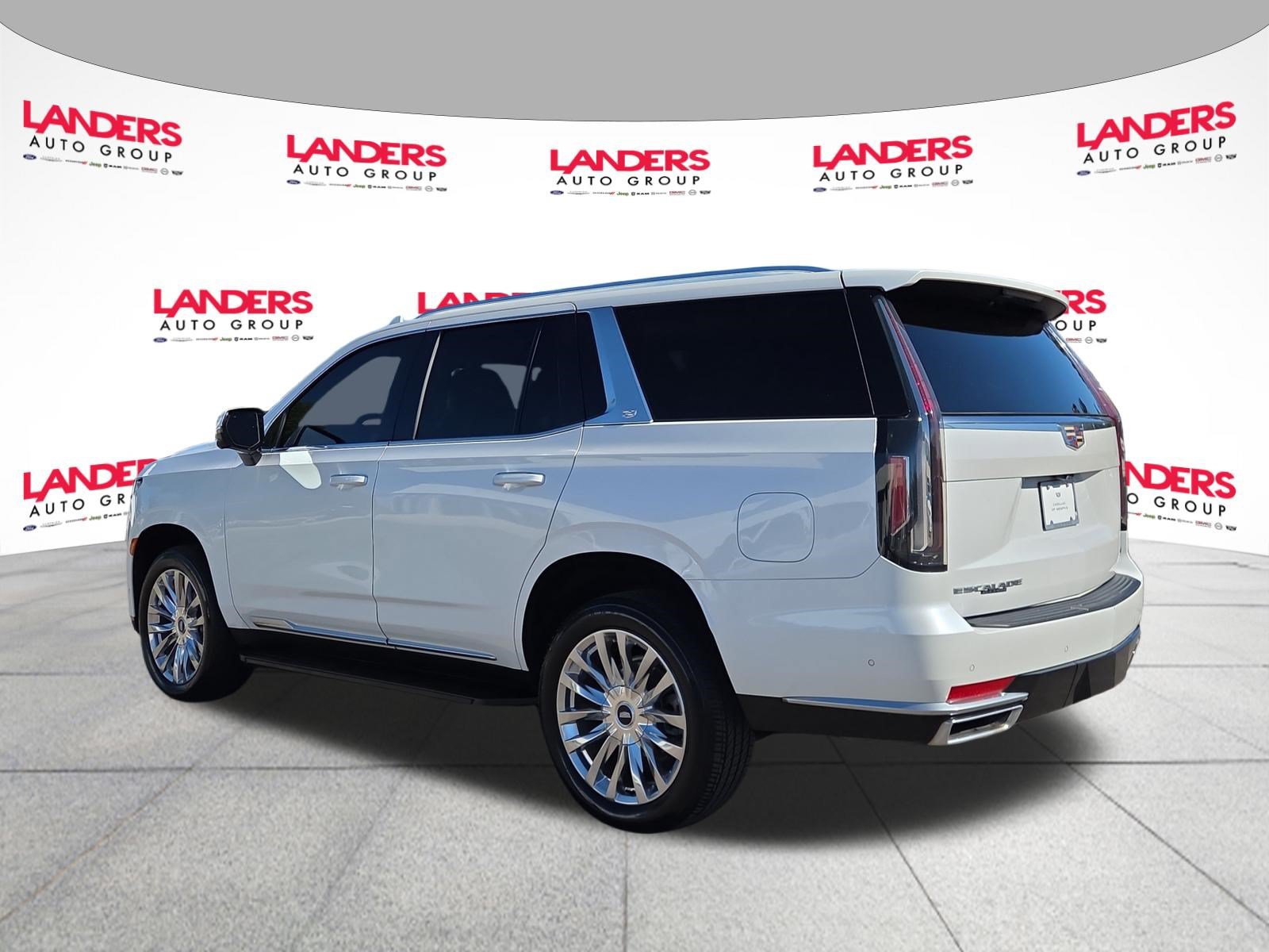 Used 2023 Cadillac Escalade Premium Luxury AWD/4WD image 5