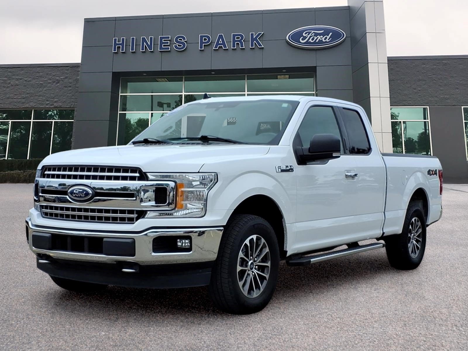 Used 2019 Ford F150 XLT w/ Equipment Group 302A Luxury AWD/4WD image 3