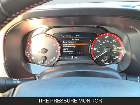 Used 2025 Nissan Frontier Pro-X RWD image 19