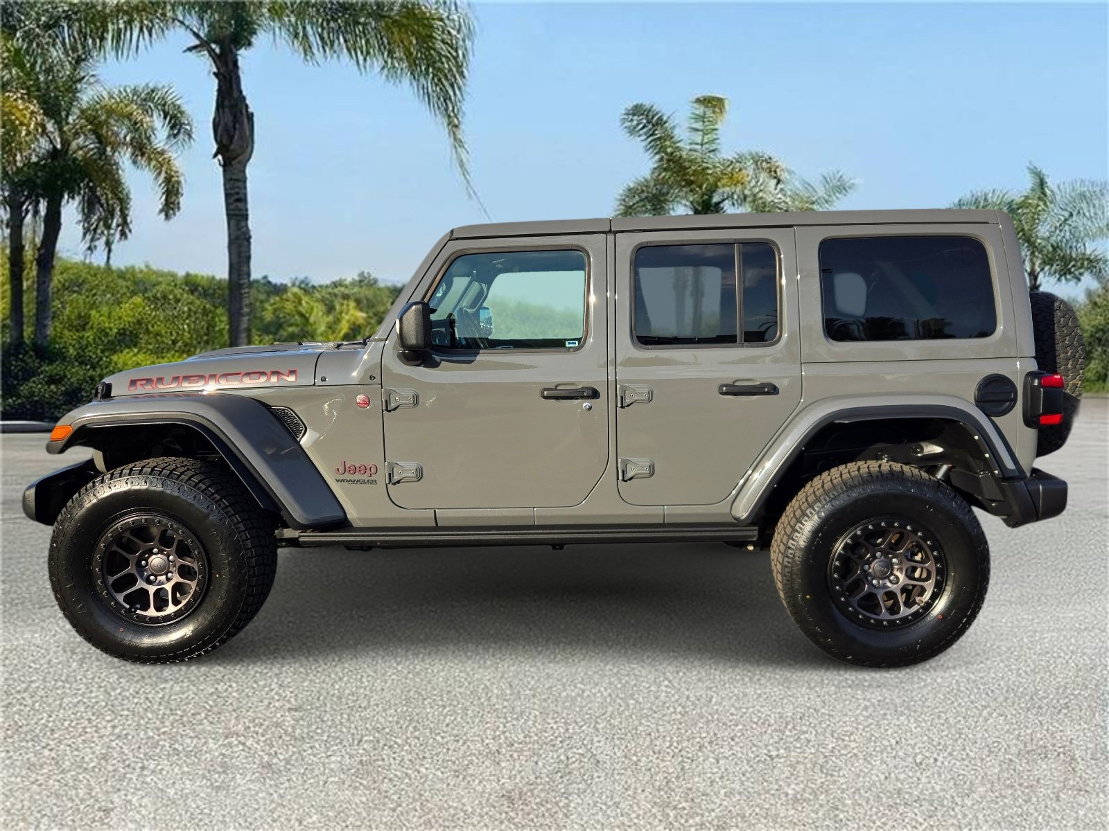 Used 2022 Jeep Wrangler Unlimited Rubicon w/ Xtreme Recon 35" Tire Package AWD/4WD image 2