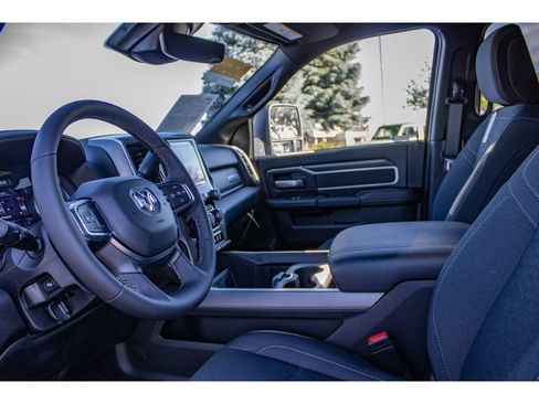 Certified 2025 RAM 2500 Big Horn AWD/4WD image 30