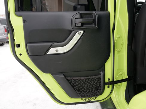 Used 2016 Jeep Wrangler Unlimited Sahara w/ Dual Top Group image 19