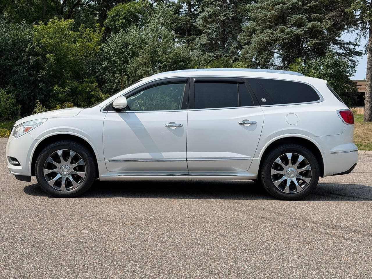 Used 2017 Buick Enclave Premium w/ Experience Buick Package AWD/4WD image 2