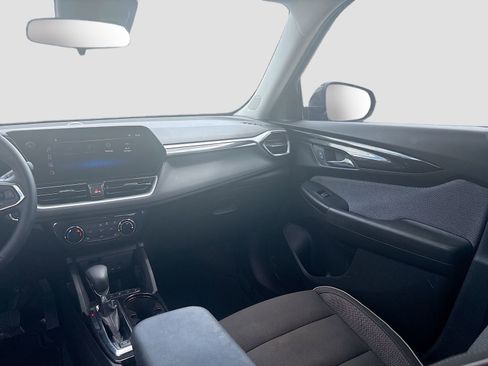 Used 2024 Chevrolet TrailBlazer LT w/ LT Cold Weather Package image 22