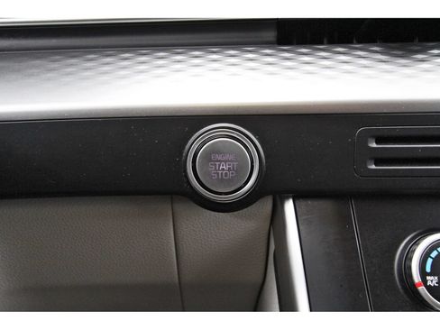 Used 2024 Kia Carnival LX FWD image 21
