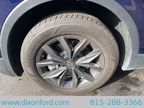 Used 2024 Volkswagen Tiguan SE image 29
