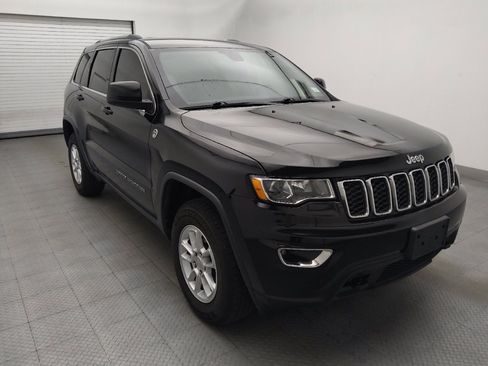 Used 2019 Jeep Grand Cherokee Laredo AWD/4WD image 13