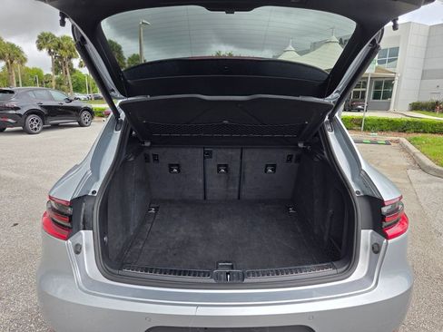 Used 2018 Porsche Macan AWD/4WD image 28