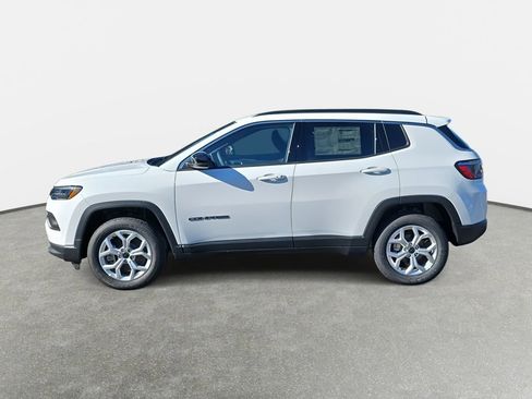 New 2026 Jeep Compass Latitude AWD/4WD image 8