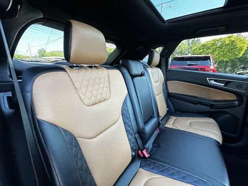 Certified 2024 Ford Edge Titanium w/ Titanium Elite Package AWD/4WD image 39