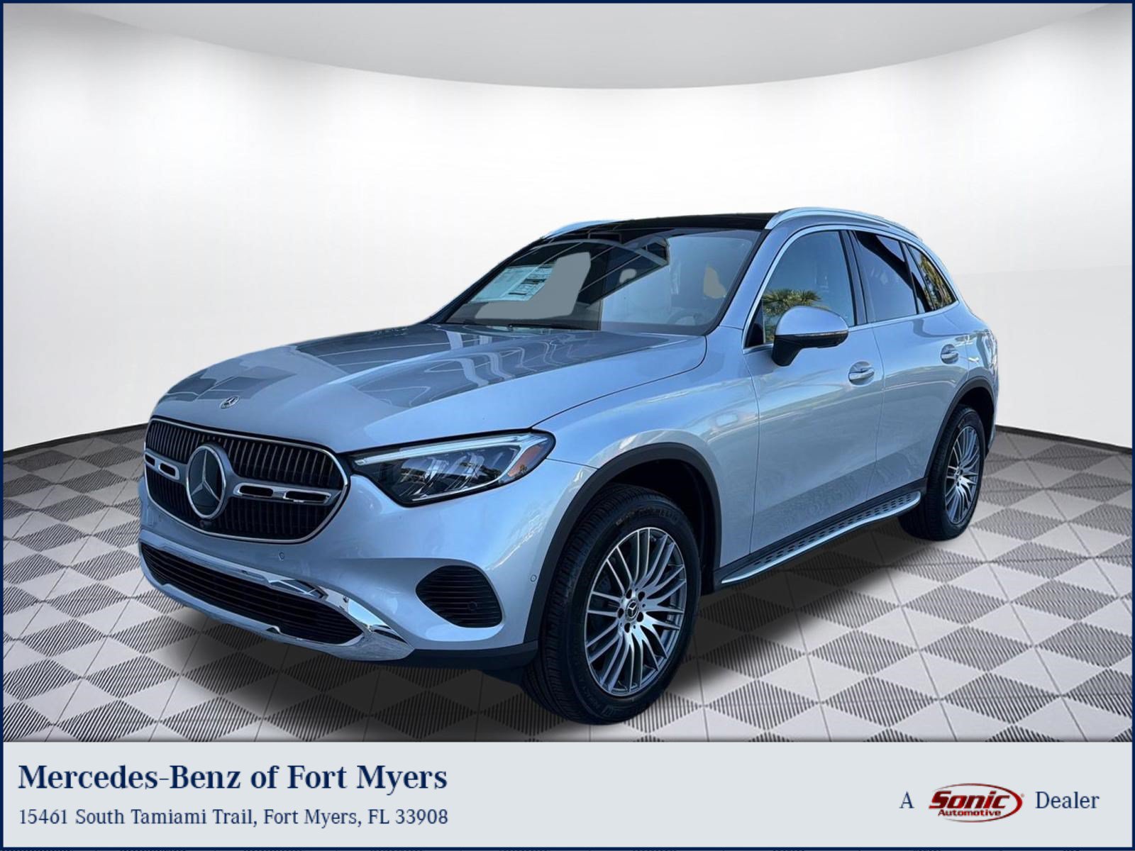 Used 2026 Mercedes-Benz GLC 300 image 1