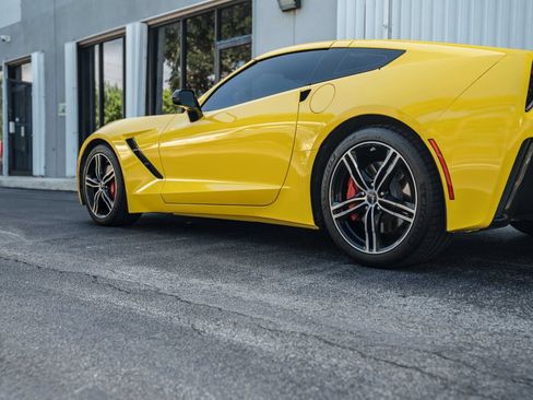 Used 2017 Chevrolet Corvette Stingray Coupe w/ 1LT RWD image 7