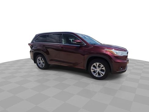 Used 2015 Toyota Highlander XLE AWD/4WD image 2