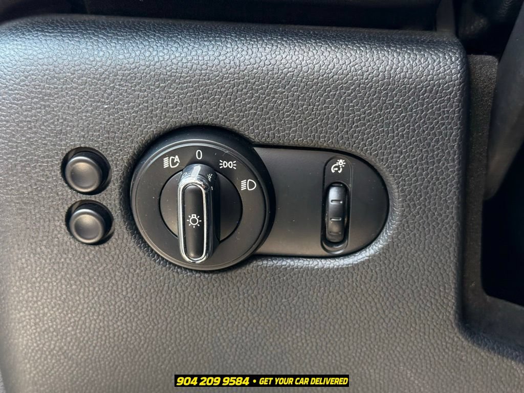 Used 2018 MINI Cooper 2-Door Hardtop FWD image 12