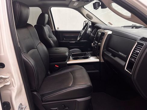 Used 2016 RAM 1500 Laramie w/ Convenience Group AWD/4WD image 17