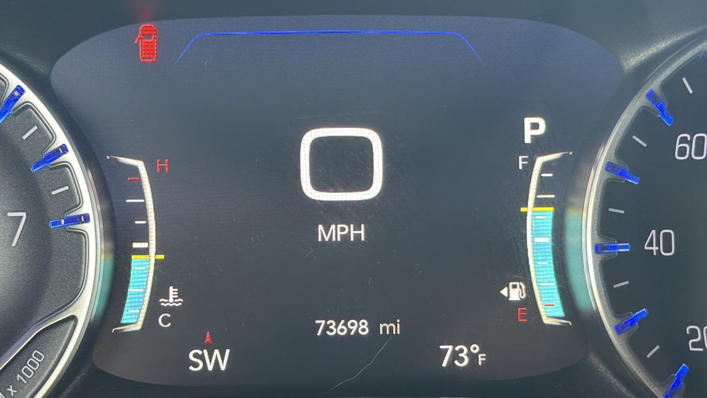 Used 2024 Chrysler Pacifica Touring-L FWD image 10