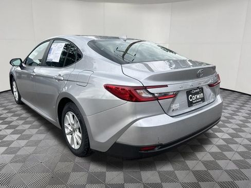 Used 2025 Toyota Camry LE FWD image 5