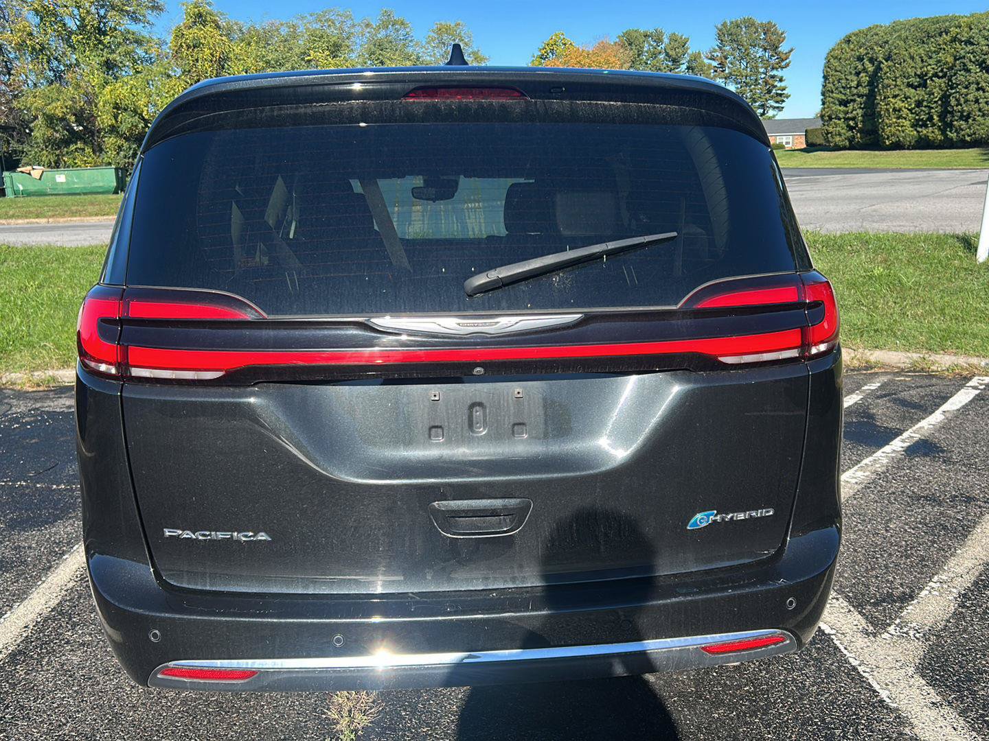 Used 2023 Chrysler Pacifica Touring-L FWD image 5