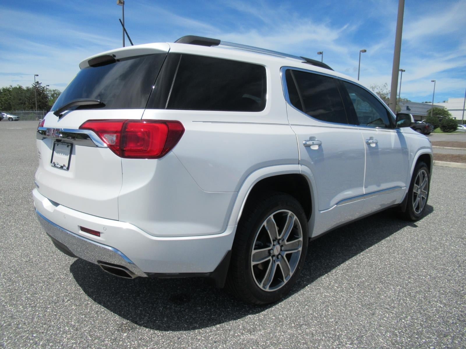 Used 2019 GMC Acadia Denali w/ Technology Package FWD image 7