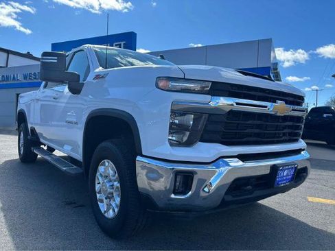 Used 2025 Chevrolet Silverado 2500 LT AWD/4WD image 12