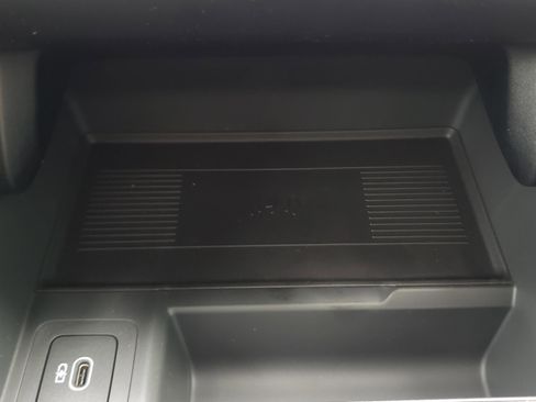 New 2026 Land Rover Range Rover Velar Dynamic SE image 22