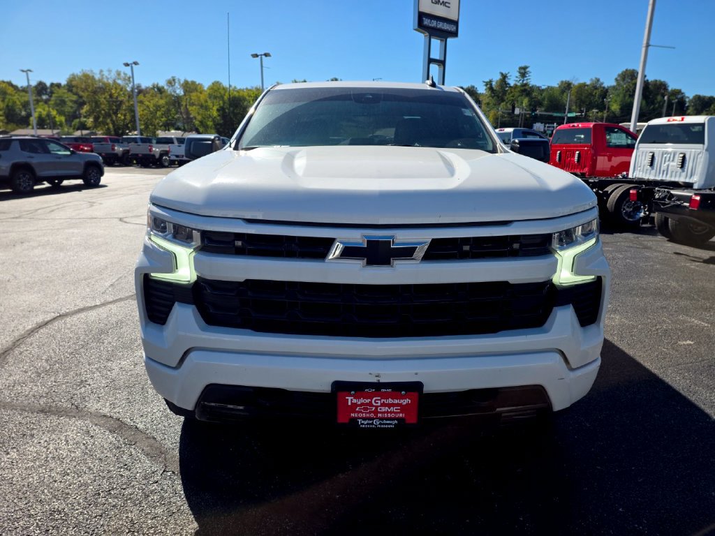 Used 2023 Chevrolet Silverado 1500 RST w/ Z71 Off-Road Package AWD/4WD image 3