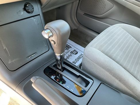 Used 2005 Toyota Camry FWD image 33