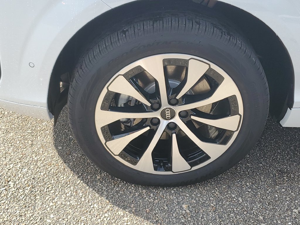 New 2026 Audi Q3 quattro 2.0T AWD/4WD image 13