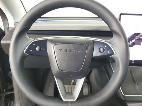 Used 2026 Tesla Model Y Long Range image 35