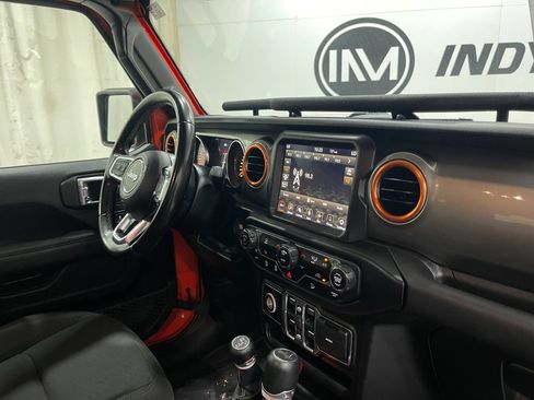 Used 2020 Jeep Wrangler Unlimited Sahara w/ Uconnect 4C Nav & Sound Group AWD/4WD image 18