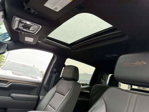 Certified 2023 Chevrolet Silverado 1500 High Country AWD/4WD image 9