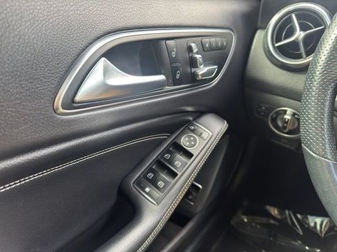 Used 2019 Mercedes-Benz GLA 250 4MATIC image 37