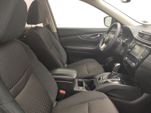 Used 2017 Nissan Rogue SV FWD image 21