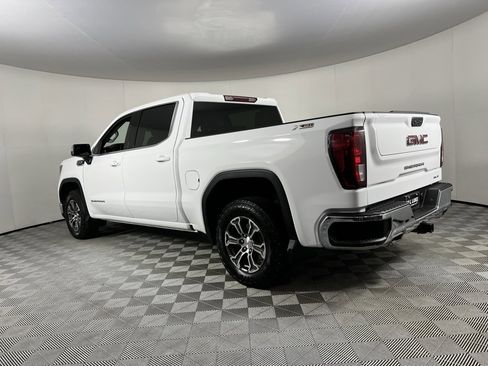 Used 2024 GMC Sierra 1500 SLE image 9
