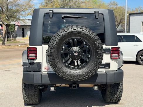 Used 2010 Jeep Wrangler Unlimited Rubicon w/ Trailer Tow Group AWD/4WD image 27