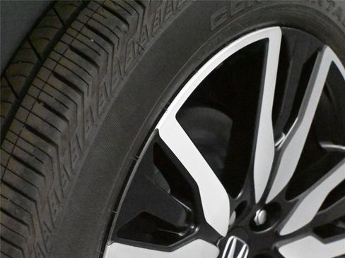 Used 2024 Cadillac XT4 Sport image 8