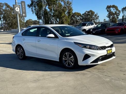 Used 2023 Kia Forte LXS image 7