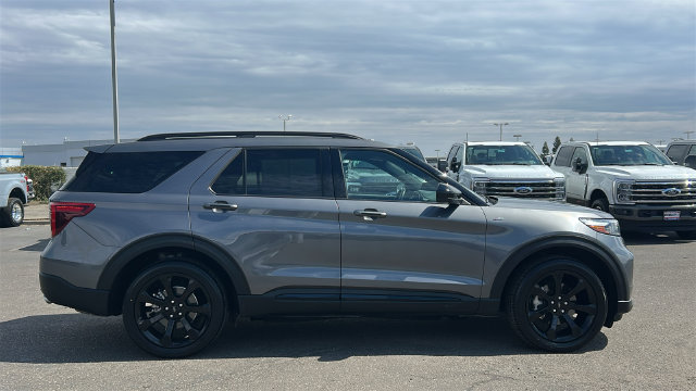 Certified 2023 Ford Explorer ST-Line w/ Class IV Trailer Tow Package AWD/4WD image 2