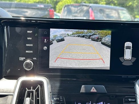 Certified 2023 Kia Sorento SX AWD/4WD image 30