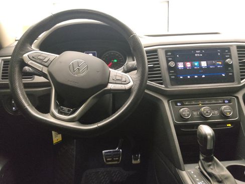 Used 2021 Volkswagen Atlas SE w/ Panoramic Sunroof Package FWD image 22