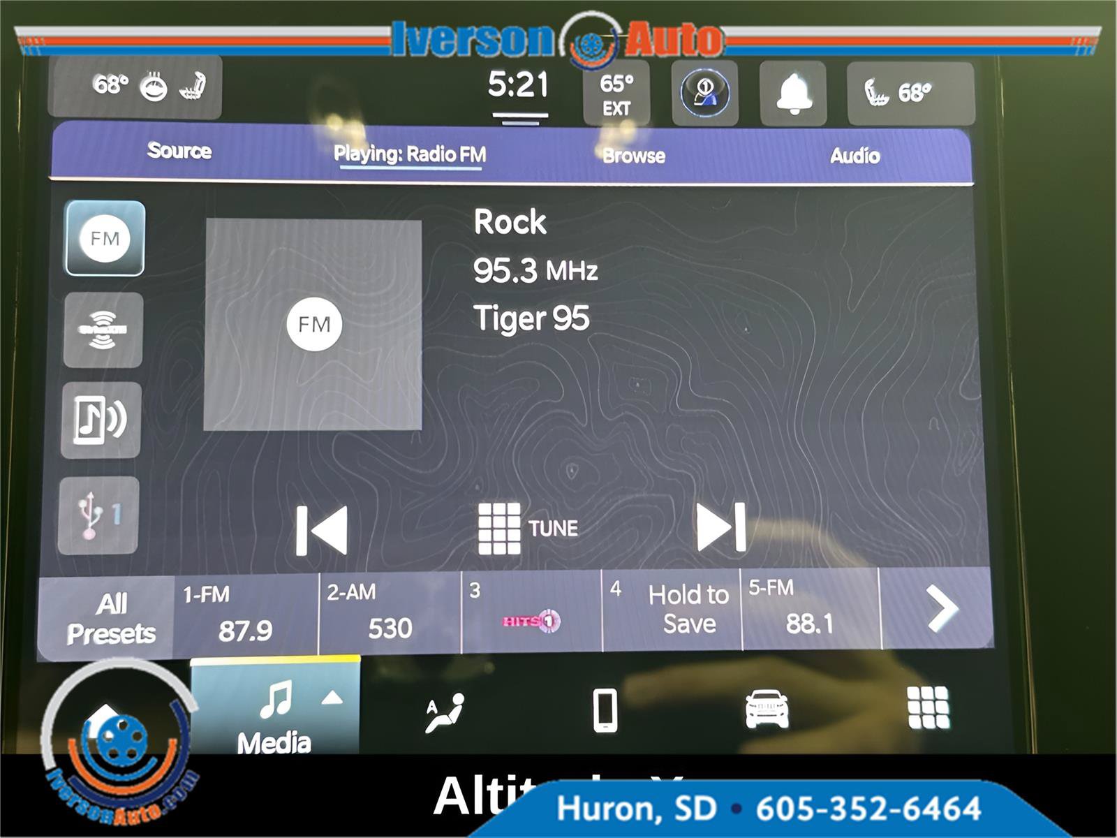 Used 2024 Jeep Grand Cherokee L Altitude AWD/4WD image 21