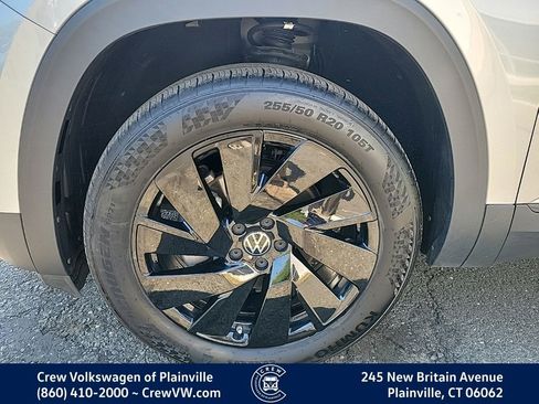 Certified 2024 Volkswagen Atlas Cross Sport SE AWD/4WD image 17