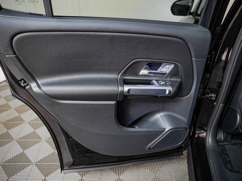 Certified 2025 Mercedes-Benz GLB 250 image 25