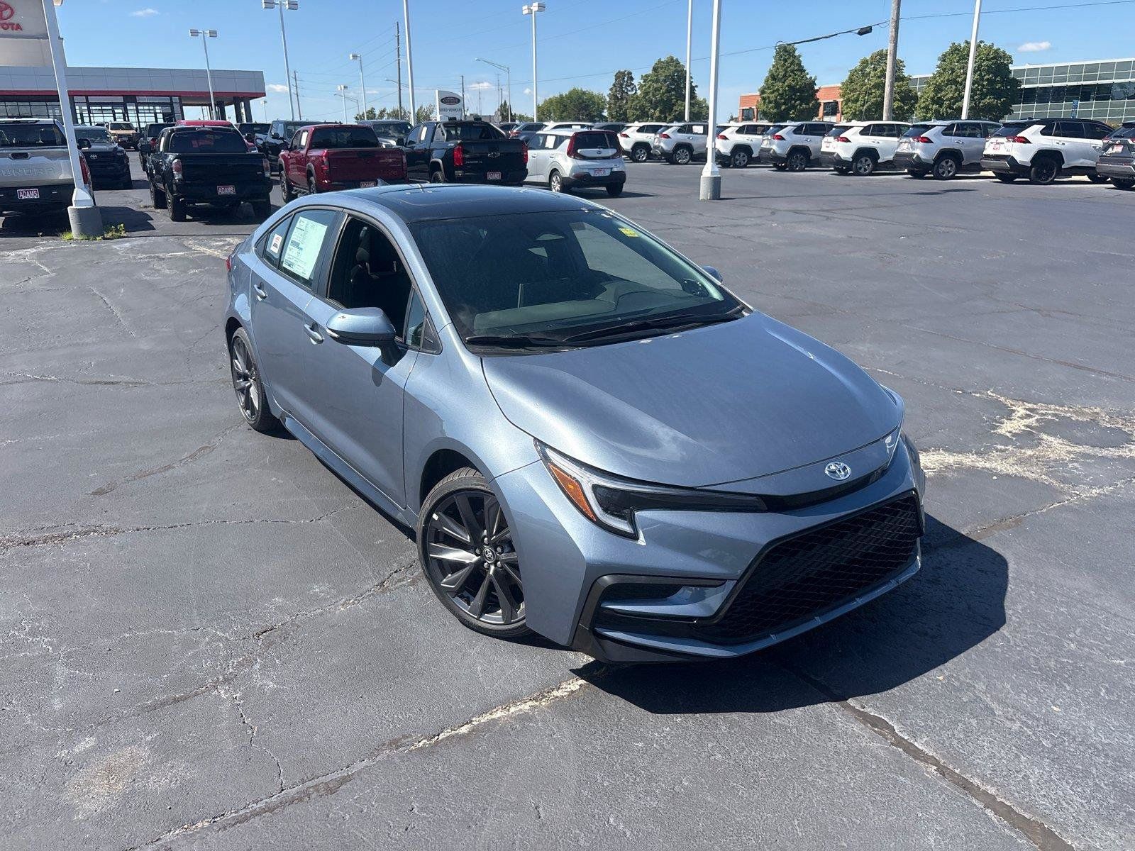 Used 2026 Toyota Corolla XSE FWD image 3