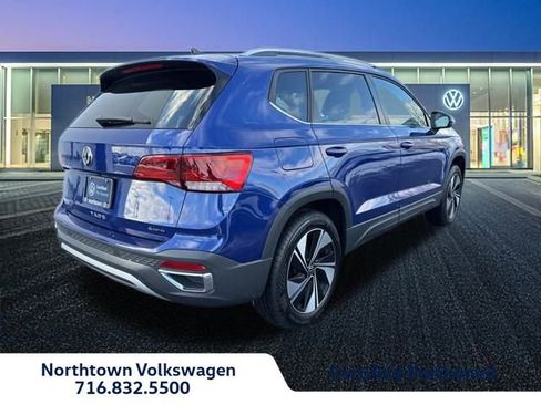 Certified 2024 Volkswagen Taos SE image 3