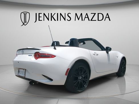 New 2026 MAZDA MX-5 Miata Club w/ Interior Package RWD image 7