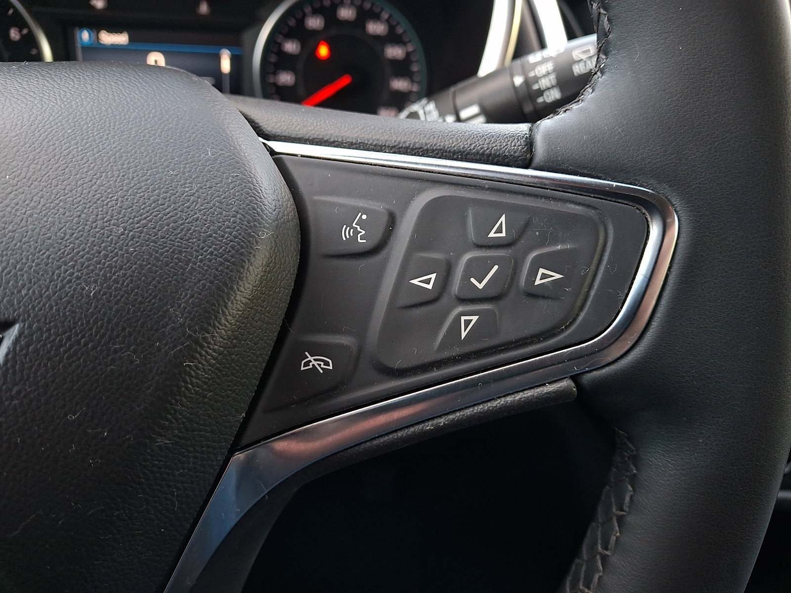Used 2024 Chevrolet Equinox LT AWD/4WD image 23