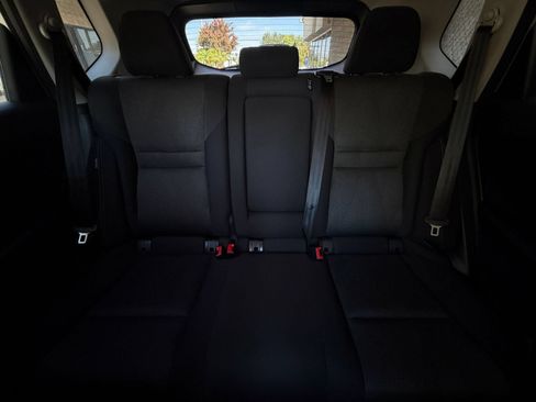 Used 2025 Nissan Rogue SV FWD image 34